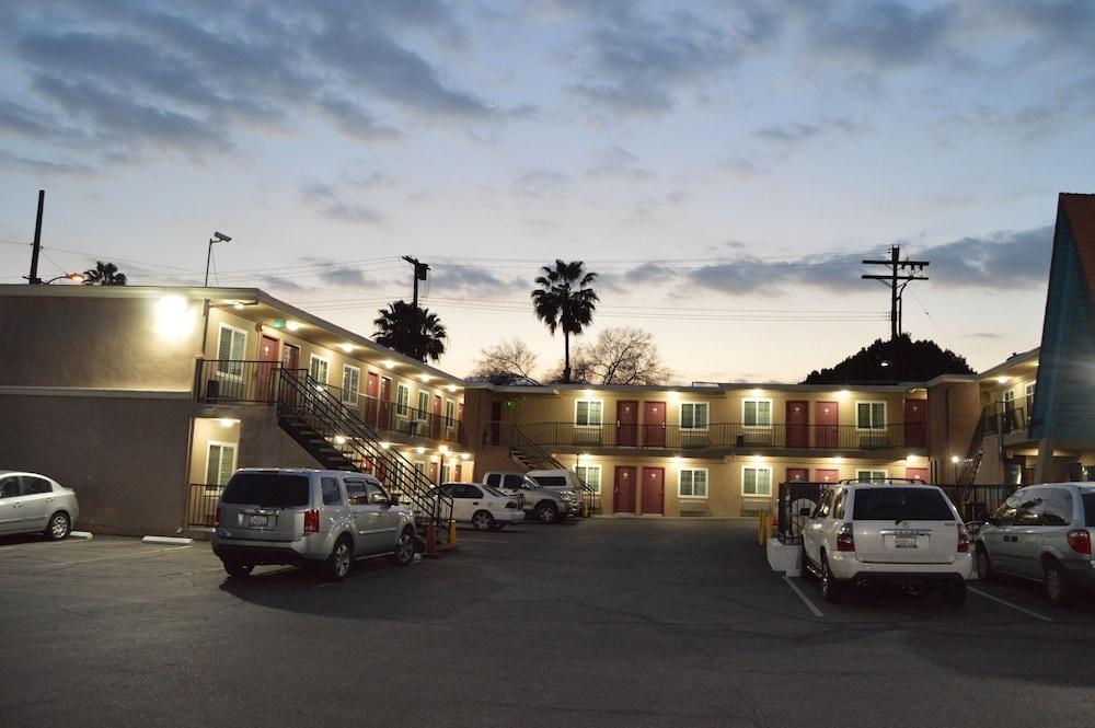 La Casa Inn Пасадина Экстерьер фото